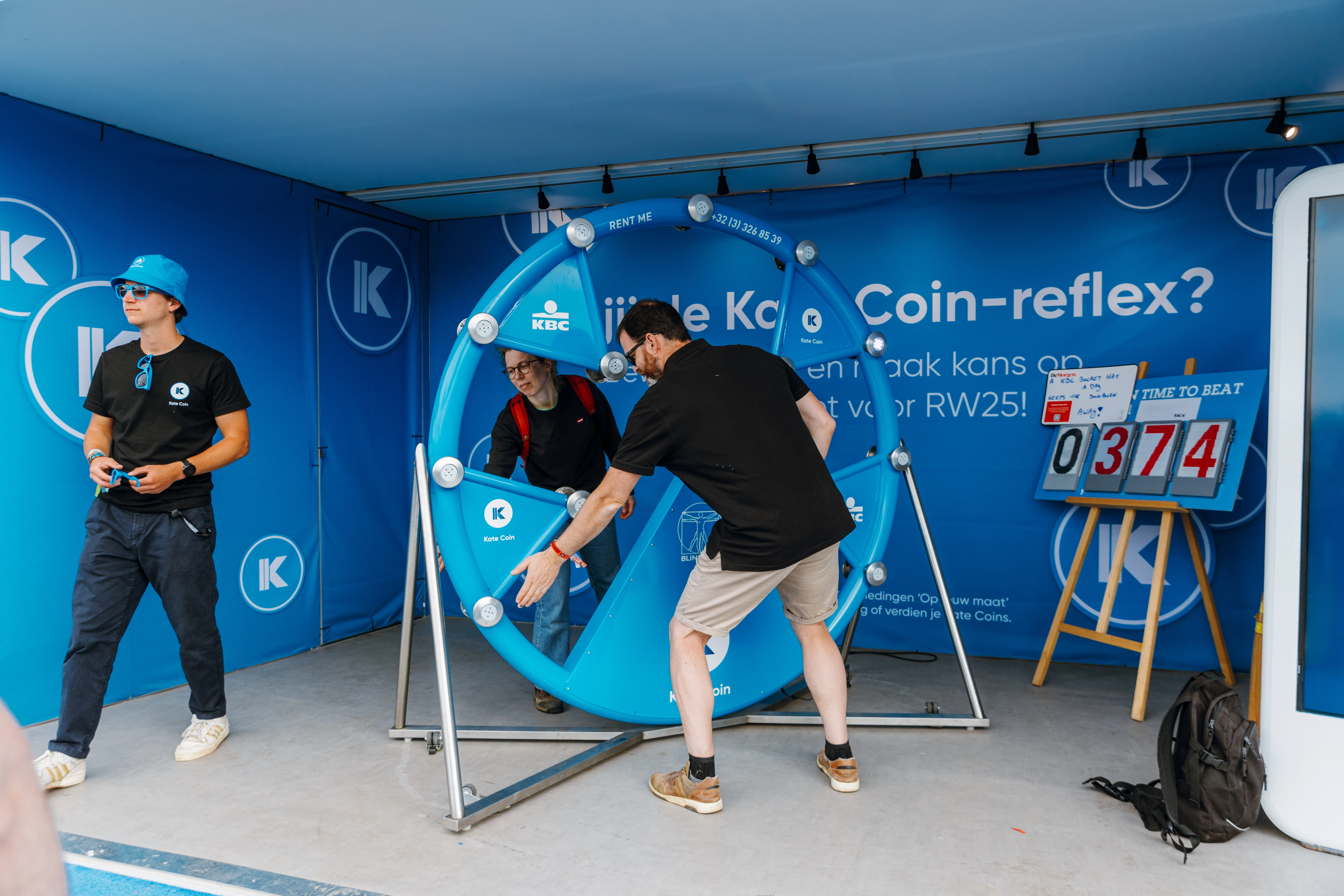 BLINK.PRO team en apparaat op een Belgisch evenement