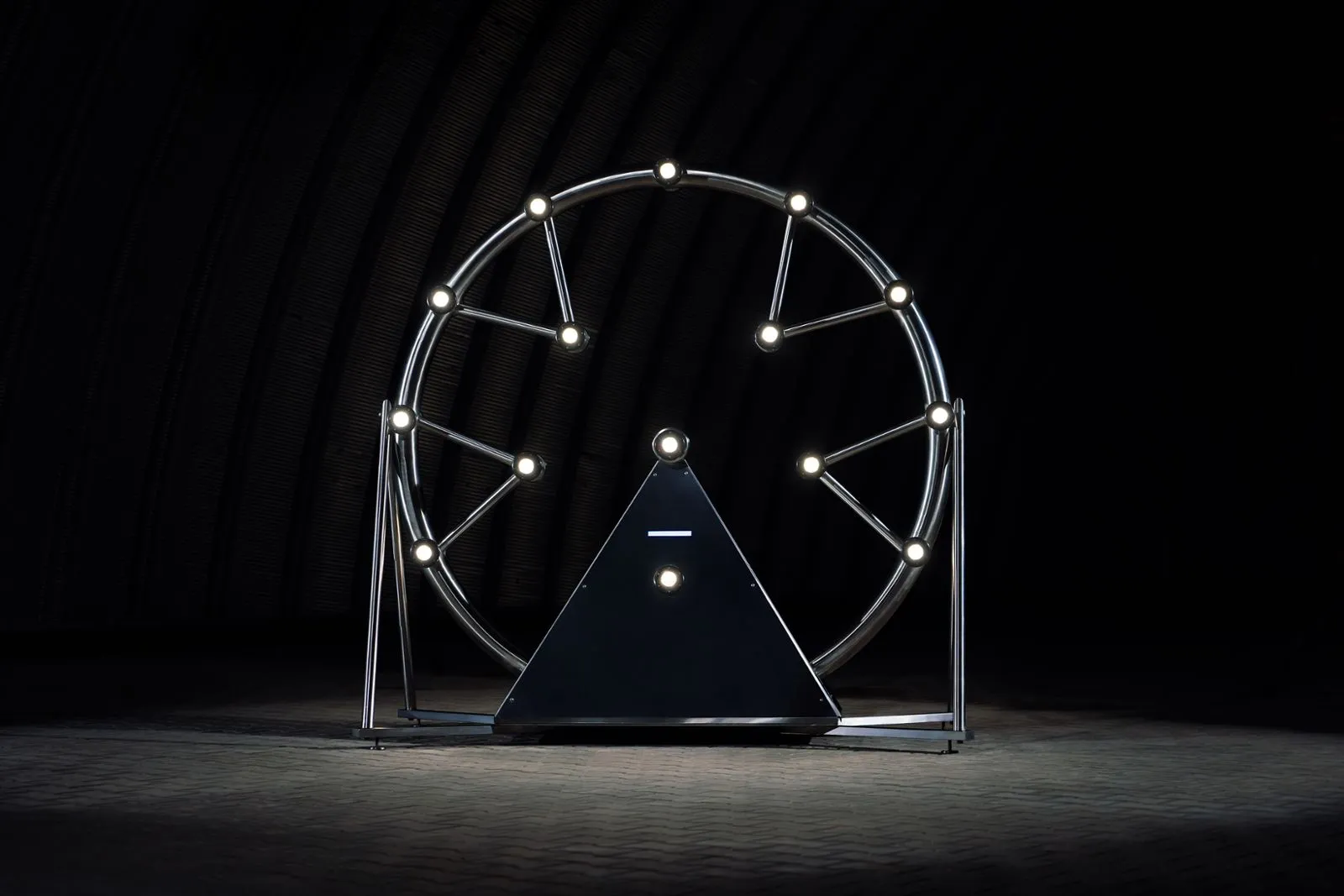 Deelnemers met BLINK.PRO interactief reflexapparaat op een bedrijfsevenement